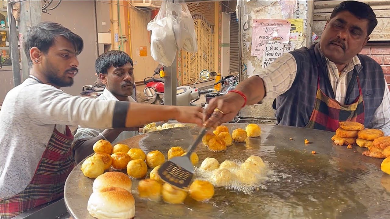 Since 1983 serving delicacies at Indian street | Street food of India | World food Show 