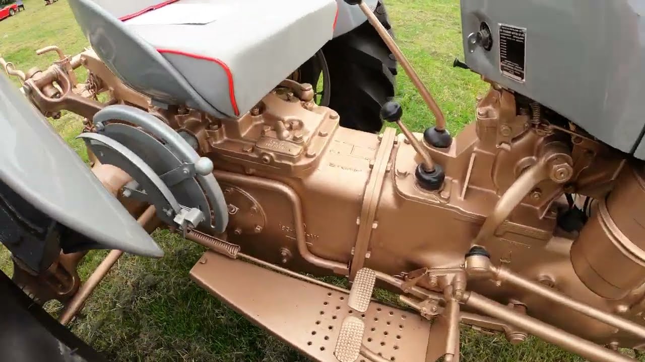 1957 Ferguson FE35 Gold Belly 2.3 Litre 4-Cyl Diesel Tractor (34 HP)