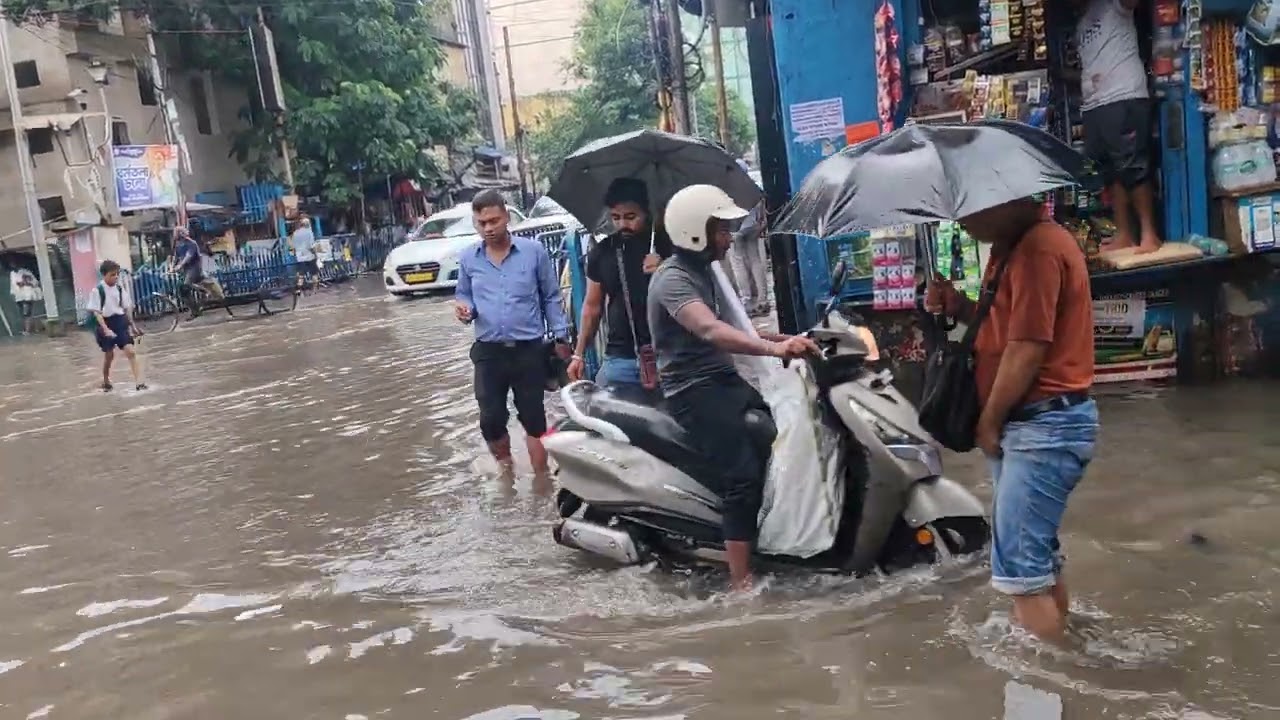 Starting the rainy season, all area are flood, donot understand which the road, drain ponds be alert