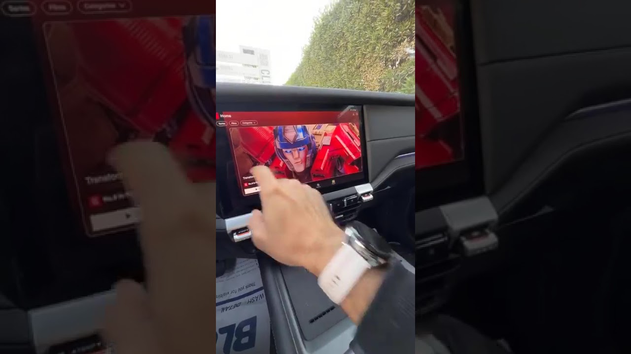 Это изобретение позволит изменить экран вашего автомобиля без вскрытия или программирования.