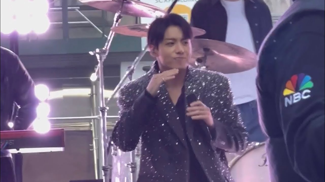231108 Jungkook boxing to stay warm The Today Show Citi Concert Series New York Fancam