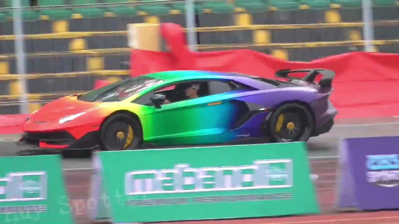 Lamborghini chạy tại SVĐ Cần Thơ #đuaxe #cantho #Cầnthơ #yaz #xebiz #racing #s&acirc;ntr&ograve;n #motorsports