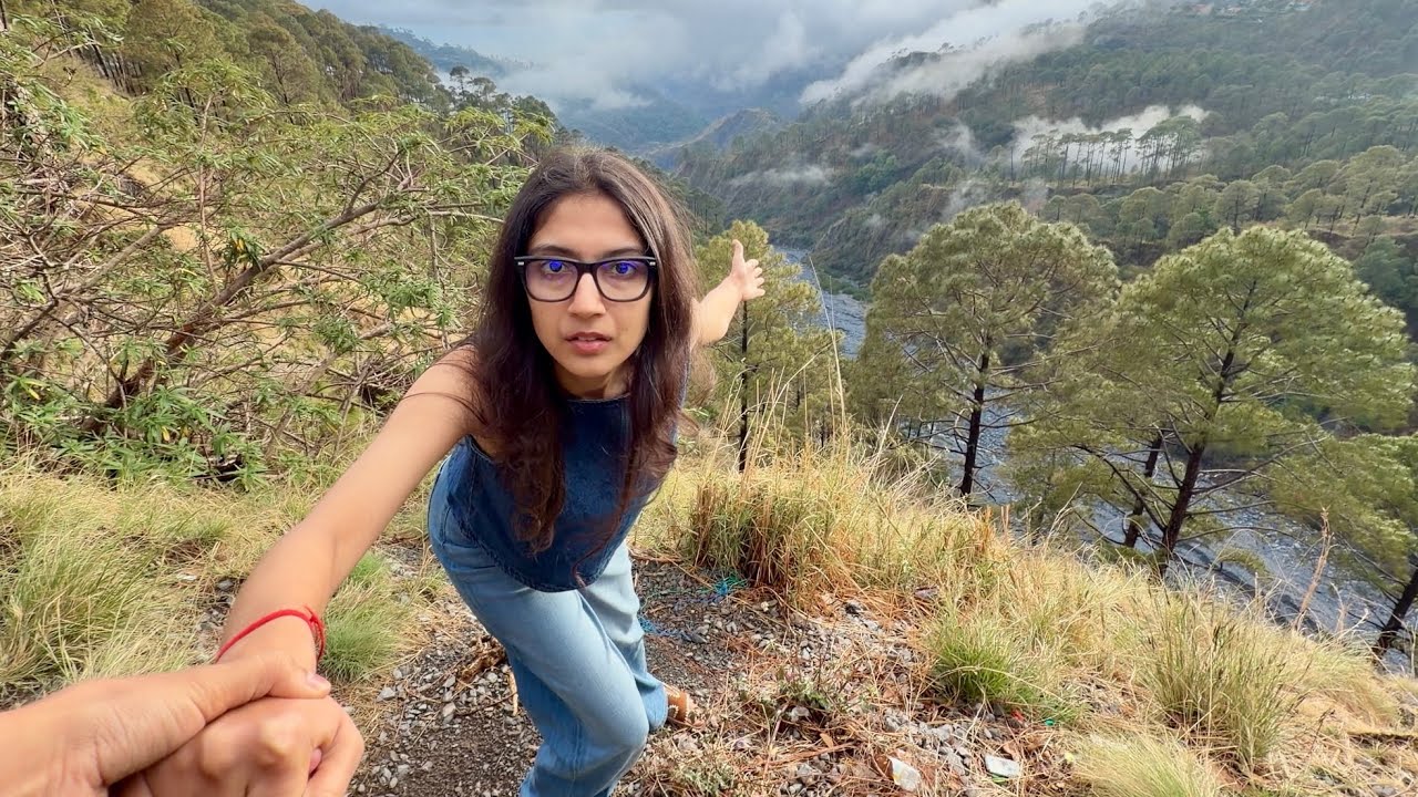 Avantika Kha Ja Rhi  Pahad se 😲