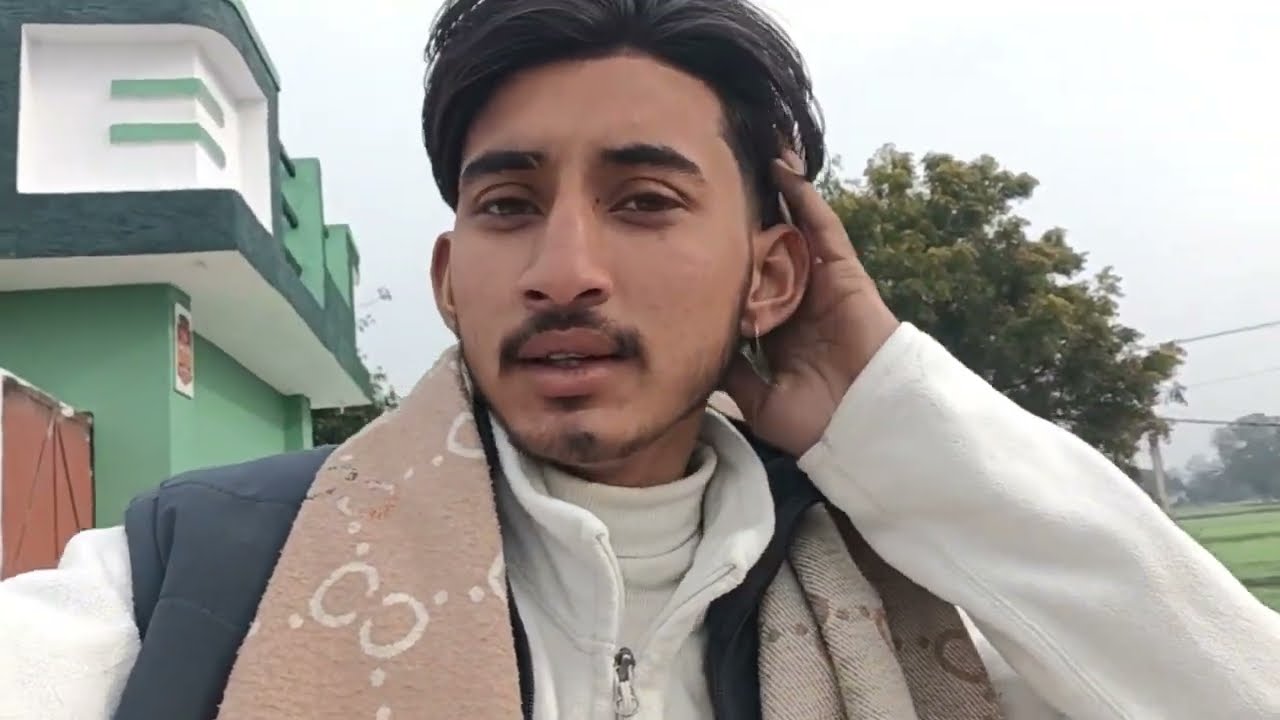 Ham Gaye ghumne new gaon mein ⛰️#sumit #minivlog #tending #viralvlogs #viwes #tendingvlog #like4like