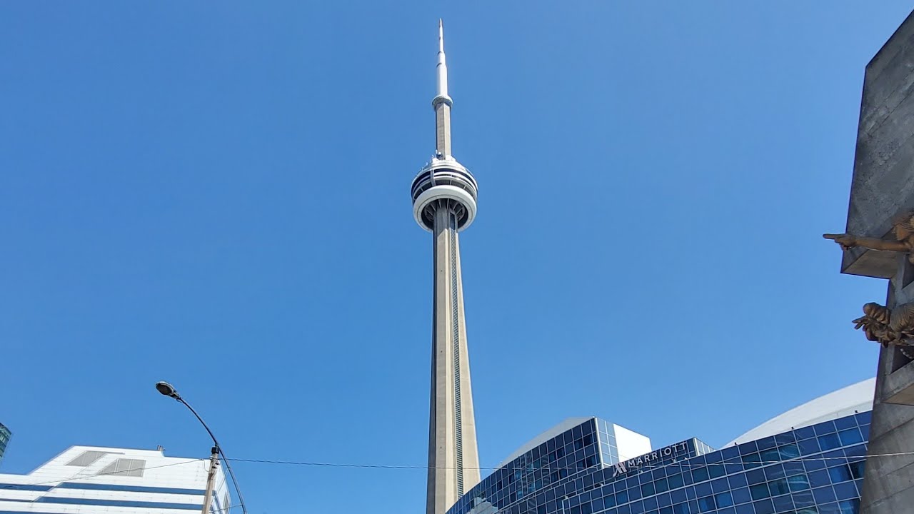 ПОДНИМАЕМСЯ НА 147 ЭТАЖЕЙ! НОВЫЙ ВИЗИТ В CN Tower в Торонто! Очередь, лифт и виды со смотровой пл...