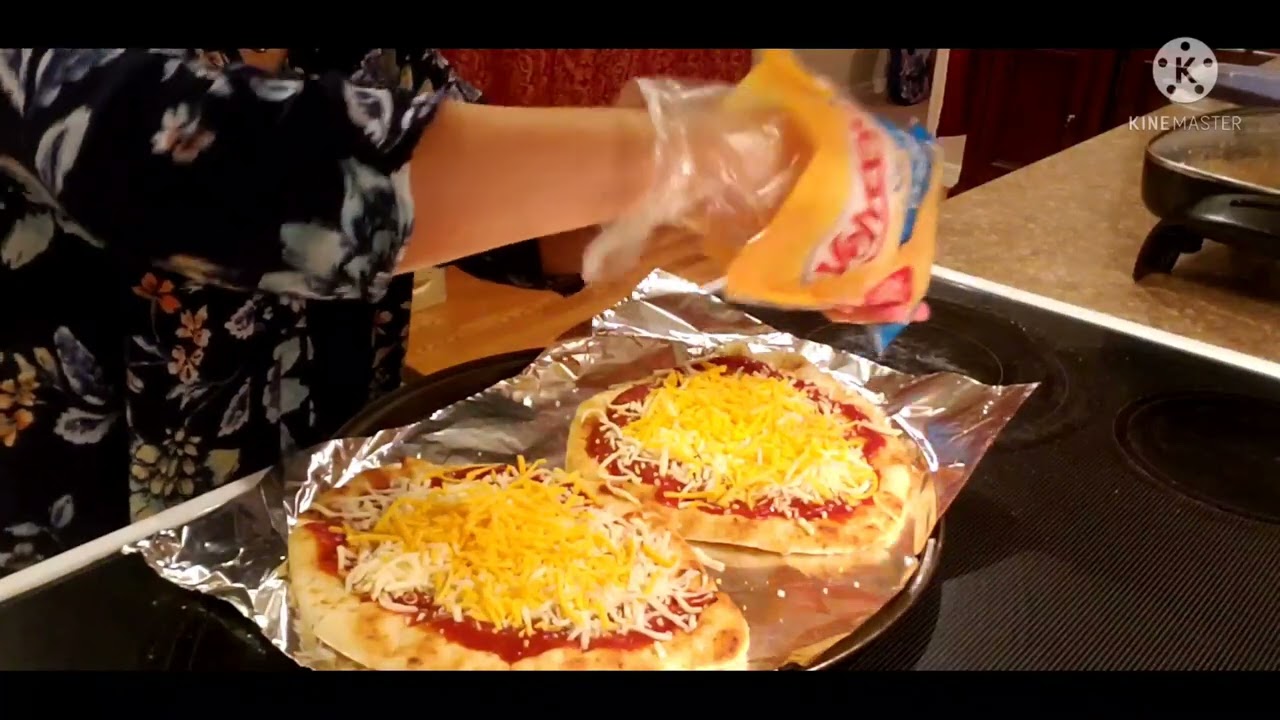 StoneFire Flat Bread pizza | Semi-homemade pizza | Easy and Quick Pizza #shorts