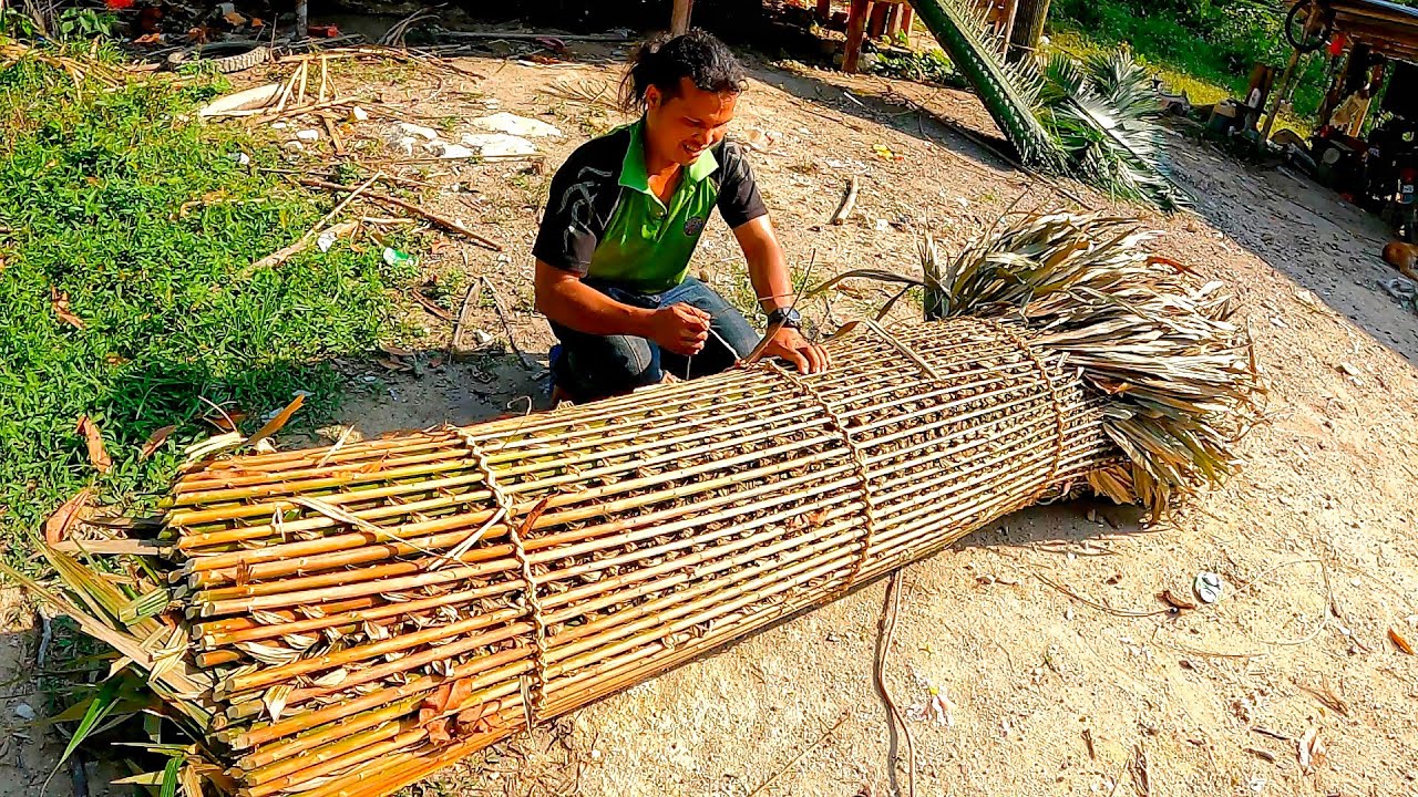 Atap daun pondok orang Asli.