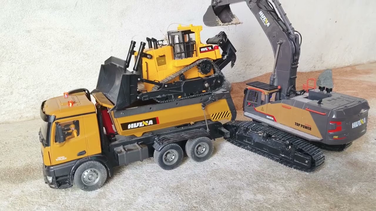 Amazing Excavator Loading Bulldozer onto Dump Truck | Fun RC Construction Play