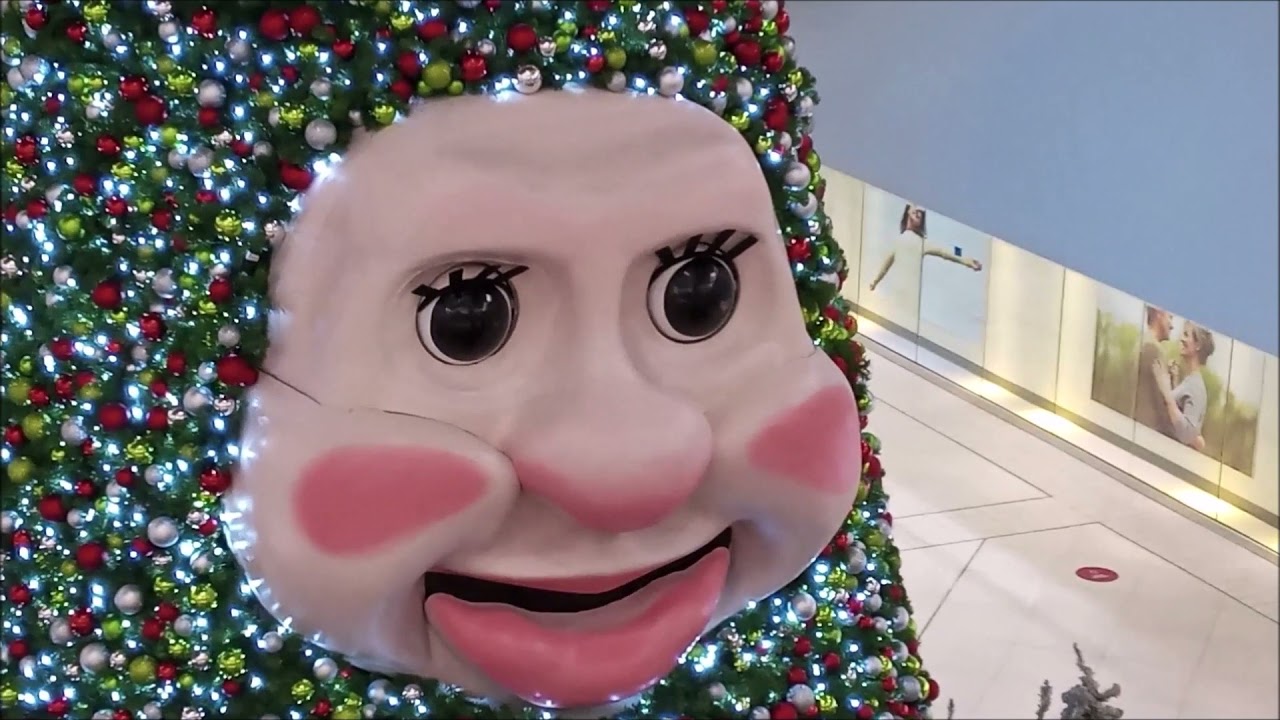 Woody the talking Christmas tree unveiling (2021)