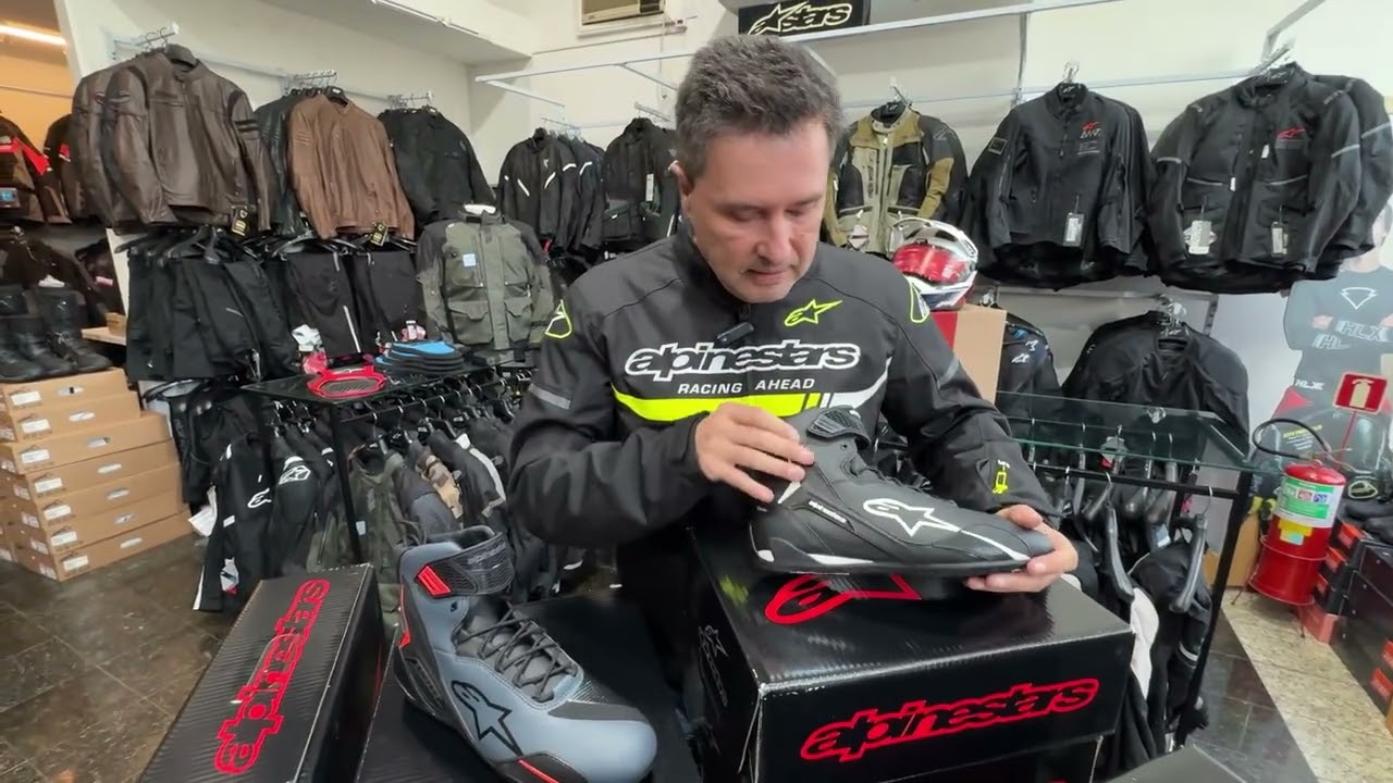 Tênis/Bota/Sapatilha de pilotagem Faster 4 da Alpinestars.