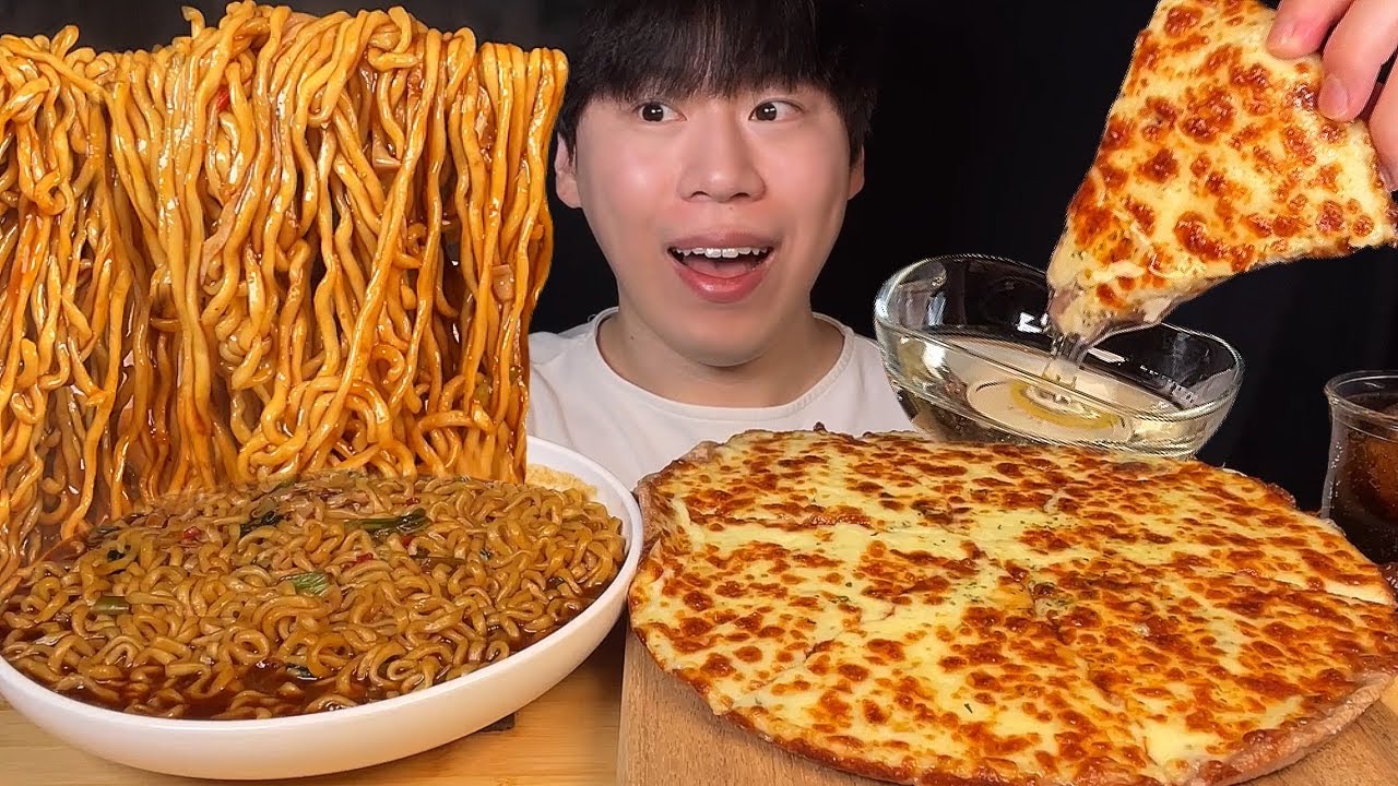 SUB) Лапша из черной фасоли Mala и пицца с горгонзолой mukbang asmr