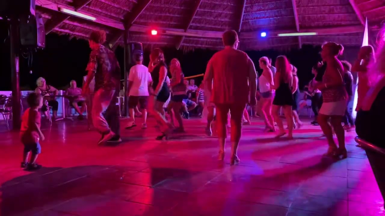 FIESTA BEACH DJERBA_LE CLUB PARFAIT ( Show Time ) 🥰🪬🕺🏼💃🏻…