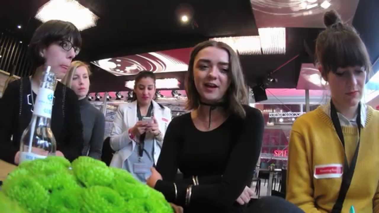 Polaroid and The Glare - Maisie Williams - Shooting Stars of 2015