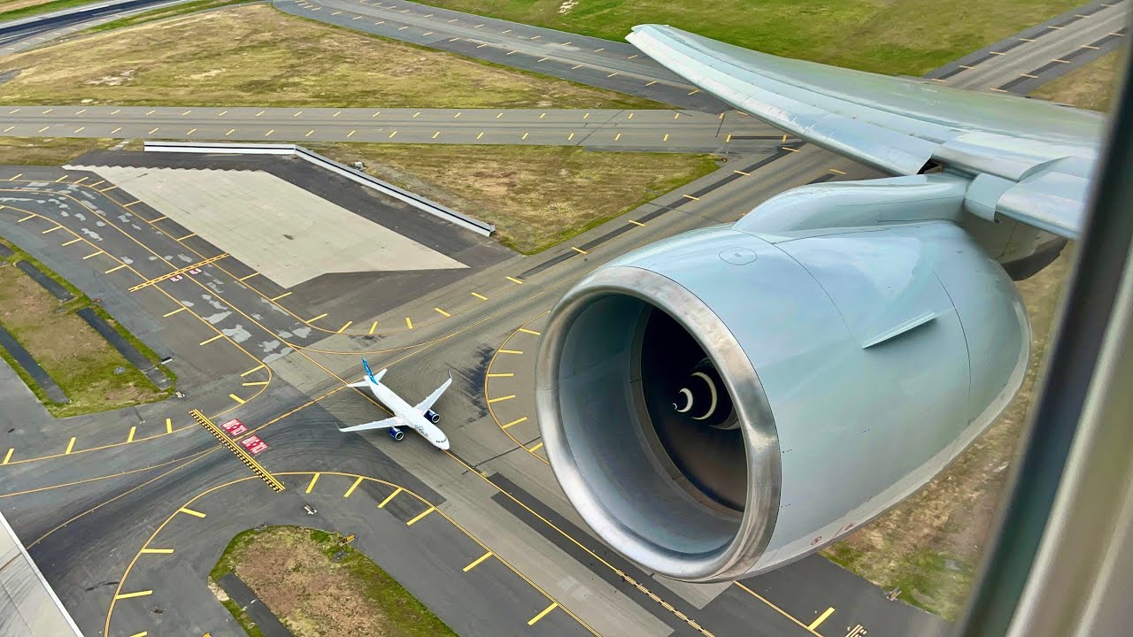 American Airlines Boeing 777-200ER Taxi and Takeoff from JFK