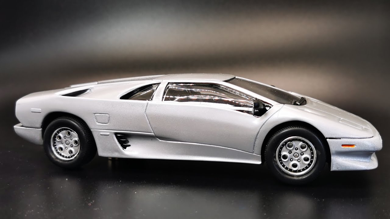 Building a 90's Poster Car: The Lamborghini Diablo by AMT [THIS IS NOT A GOOD KIT!!!!]