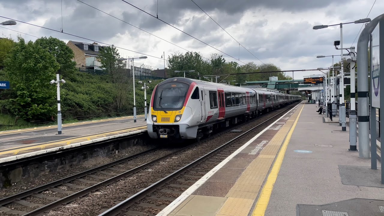 Trains at Gidea Park