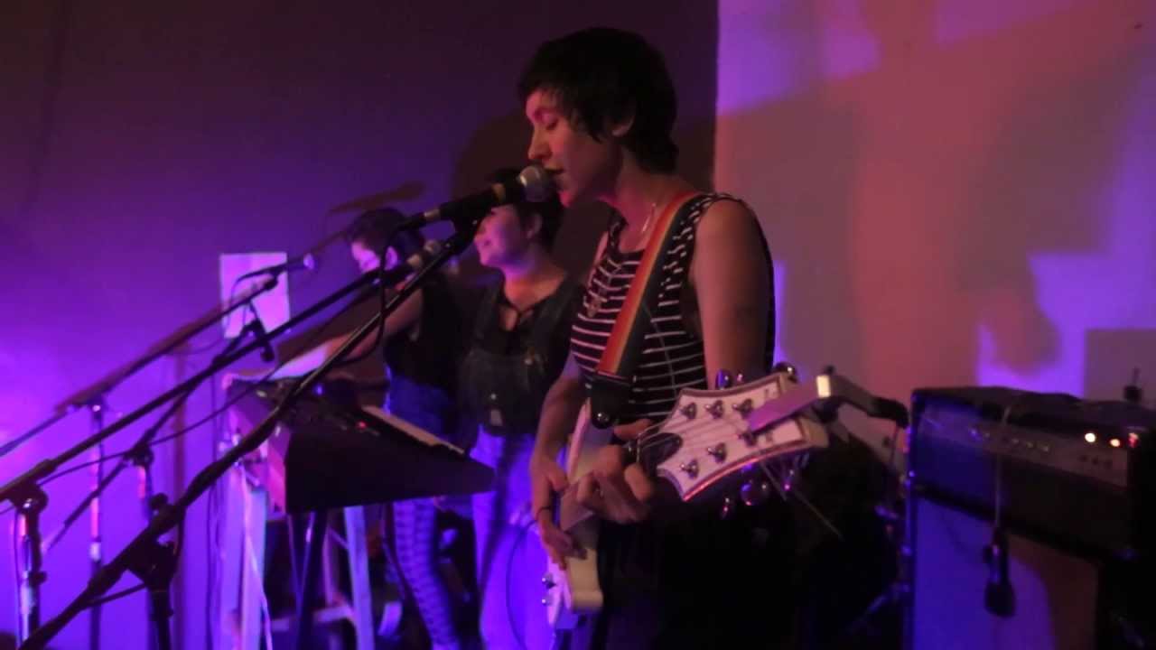 eskimeaux, Broken Necks, 6/5/13