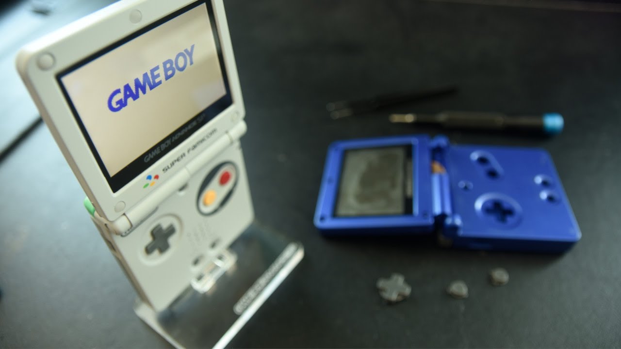 Restaurando y Mejorando una Nintendo GameBoy Advance SP | Nando Repara