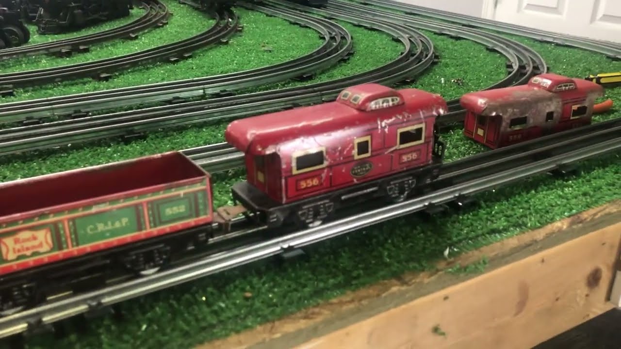 MARX PREWAR 999 / TOUCHED UP PAINT ON LOCOMOTIVE & TENDER / SWAPPED CABOOSE SHELL