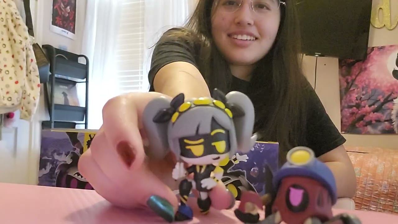 Finally I'm doing an unboxing of the Murder Drones Animiniz Set!