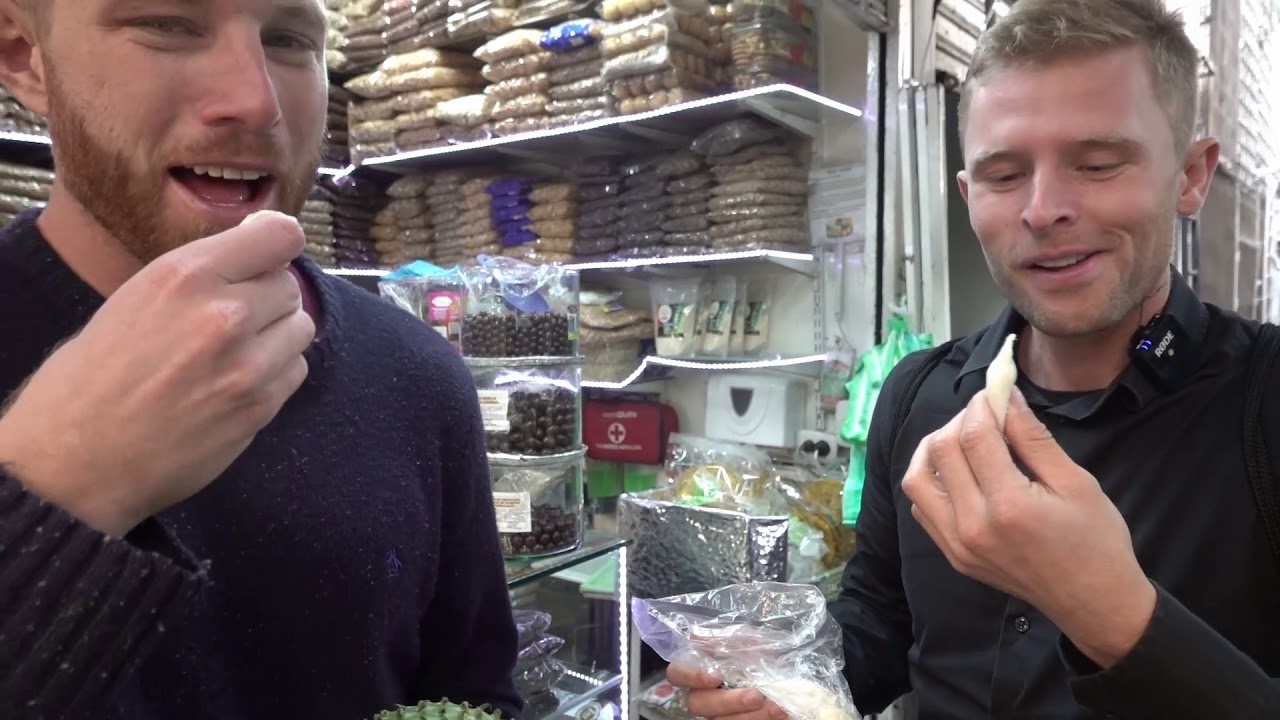 COMIENDO LAS FRUTAS COLOMBIANAS QUE NO SE CONSIGUEN EN ESTADOS UNIDOS