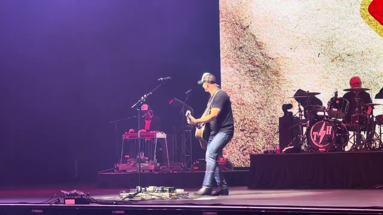 Tim Hicks - Stronger Beer (Live in Niagara Falls, ON)