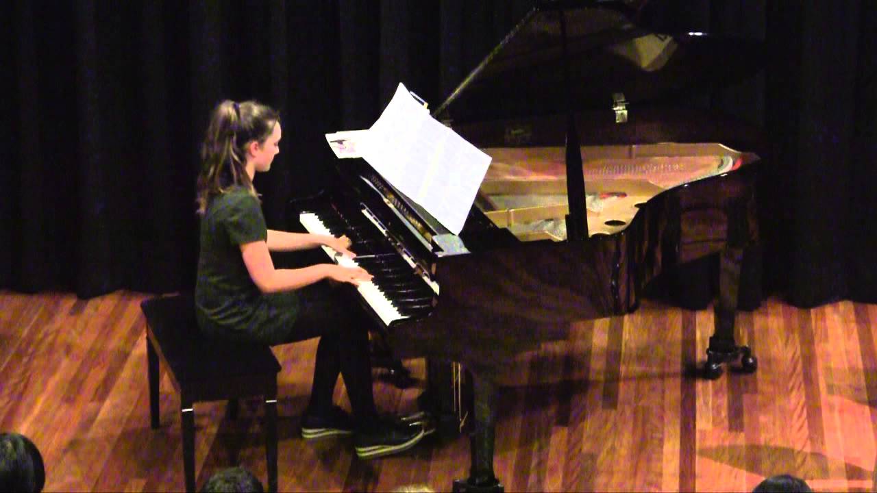 Liza McIntyre Clerehan performs “In my own space” and “Malaguena”