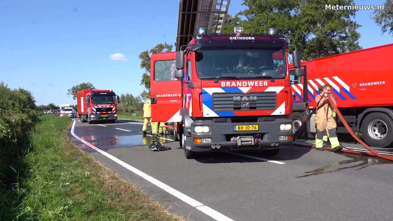Berm in de brand tussen Blauwehand en Giethoorn