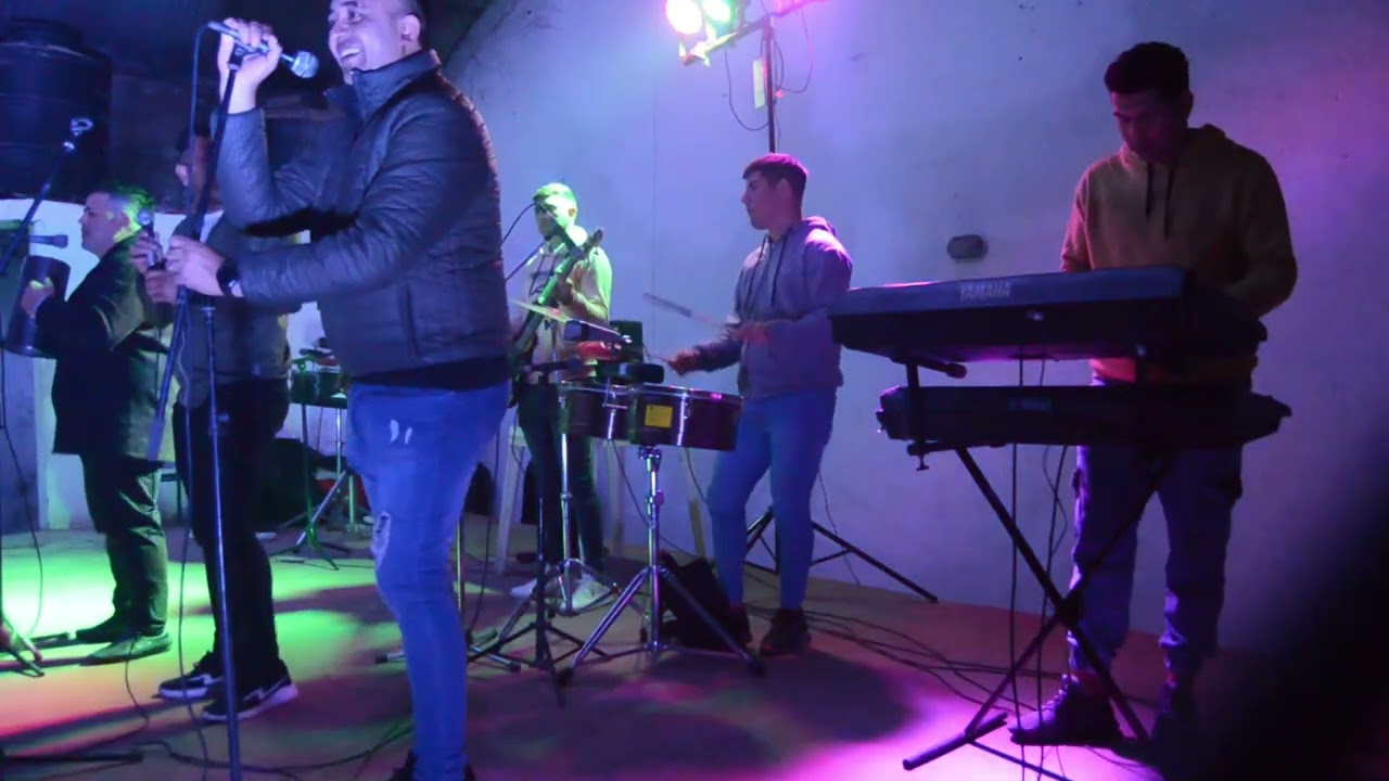 Agrupación 98 Ft Juan Caliva - Enganchados En Vivo Dia Del Padre Club Comercio CHEPES