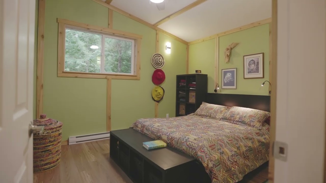 Cozy little Island Cottage - 175 East Point Rd on Saturna Island