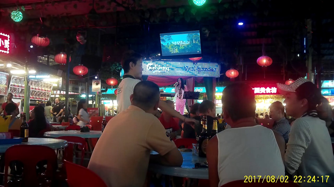 Kiasu & Kiasi Video : Red Garden Food Paradise-Singer In White Singing Canton Shanghai Tang (KGB)