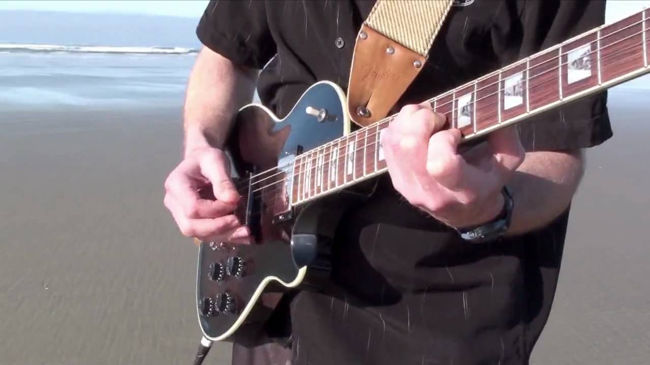 Larrivee RS4 Goes Surfing.wmv Rush 