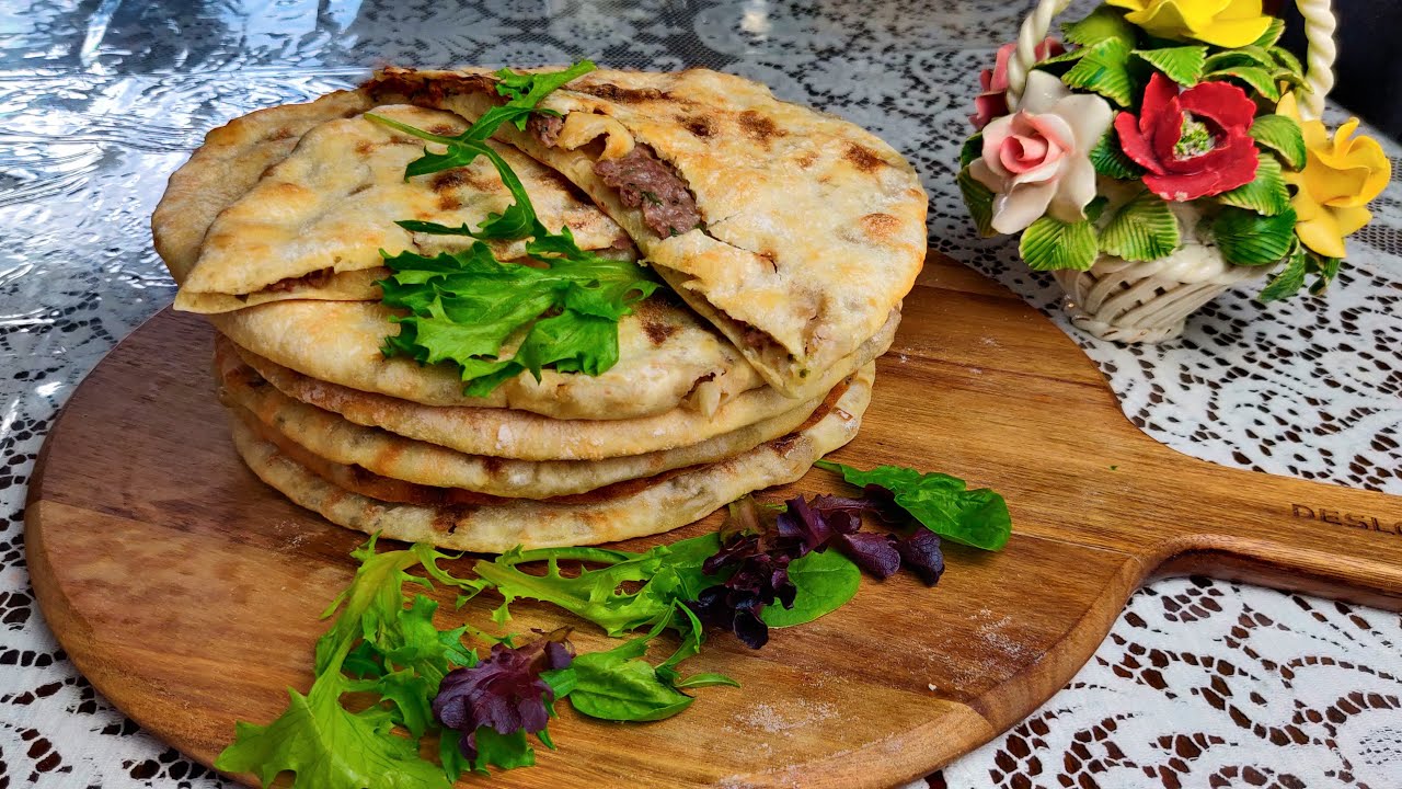 فرافير او خبز محشي لحم ..أكلة مميزة من غرب العراق