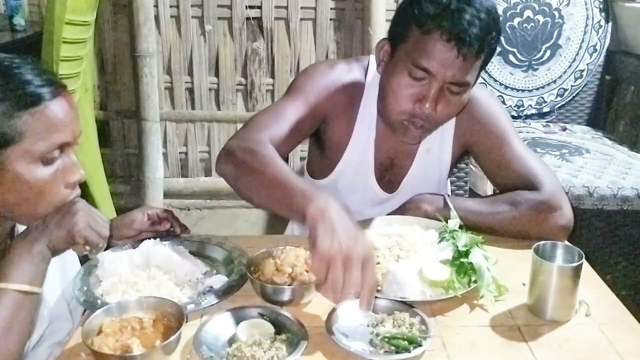 কোমোৰা লগত বইলাৰ দি মজাকে গধুলিৰ ভাতকেইটা খাই দিলো দেই 😊#deep volog 05#@assamese#food volog#food 
