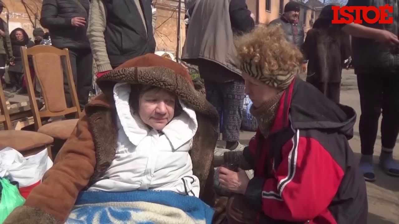 Militares russos e rebeldes evacuam hospital de Mariupol