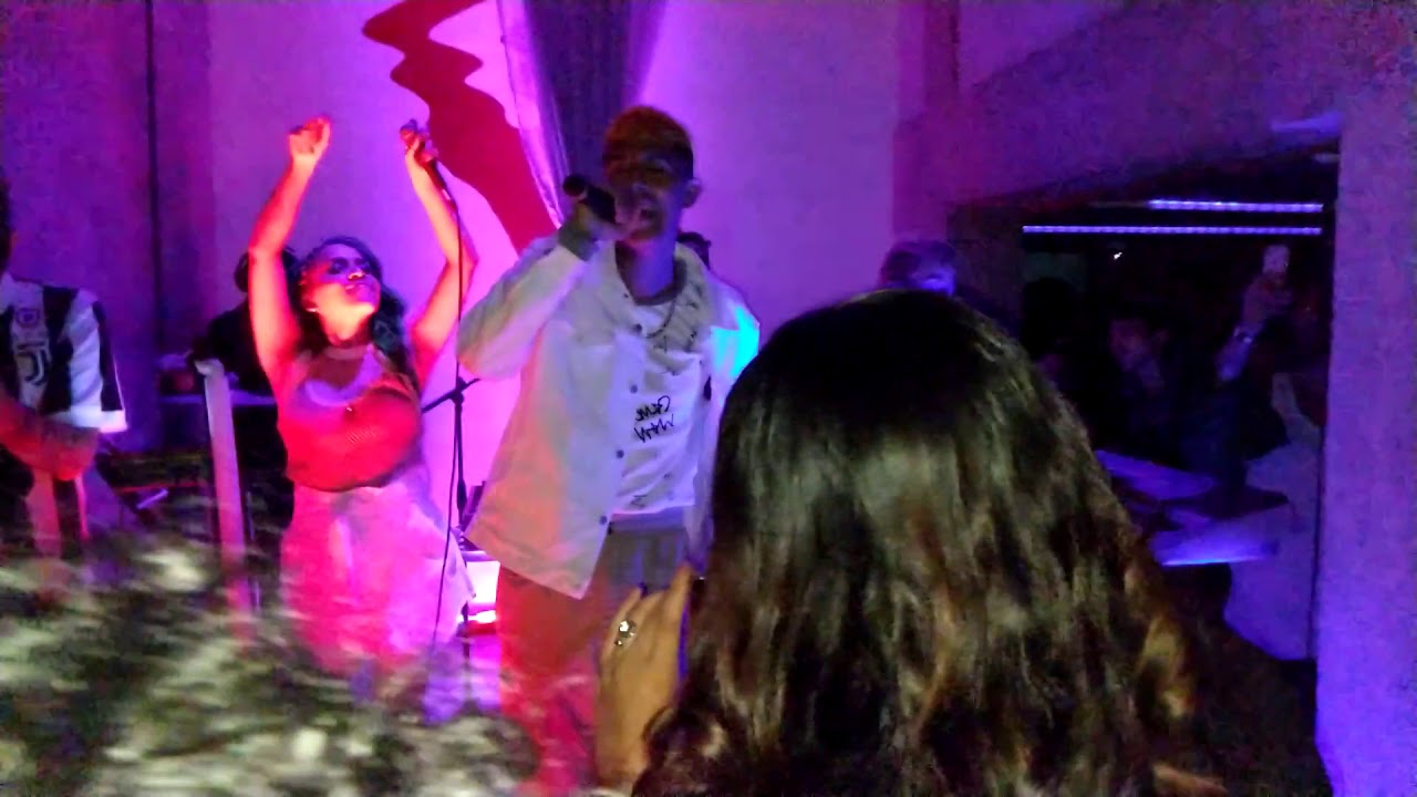 Makenna - Bailemos Lento. En vivo 