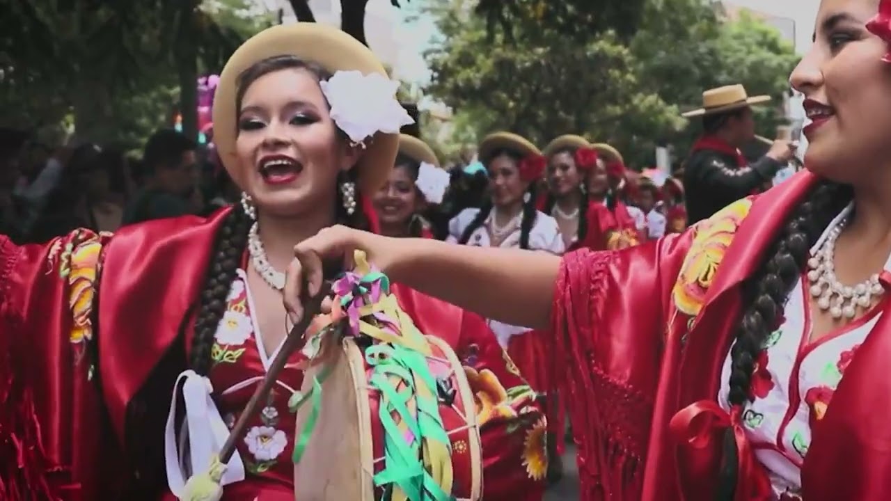 De vuelta al carnaval ( cacharpaya) Taty ft Erick Claros, Paolo Farfan.
