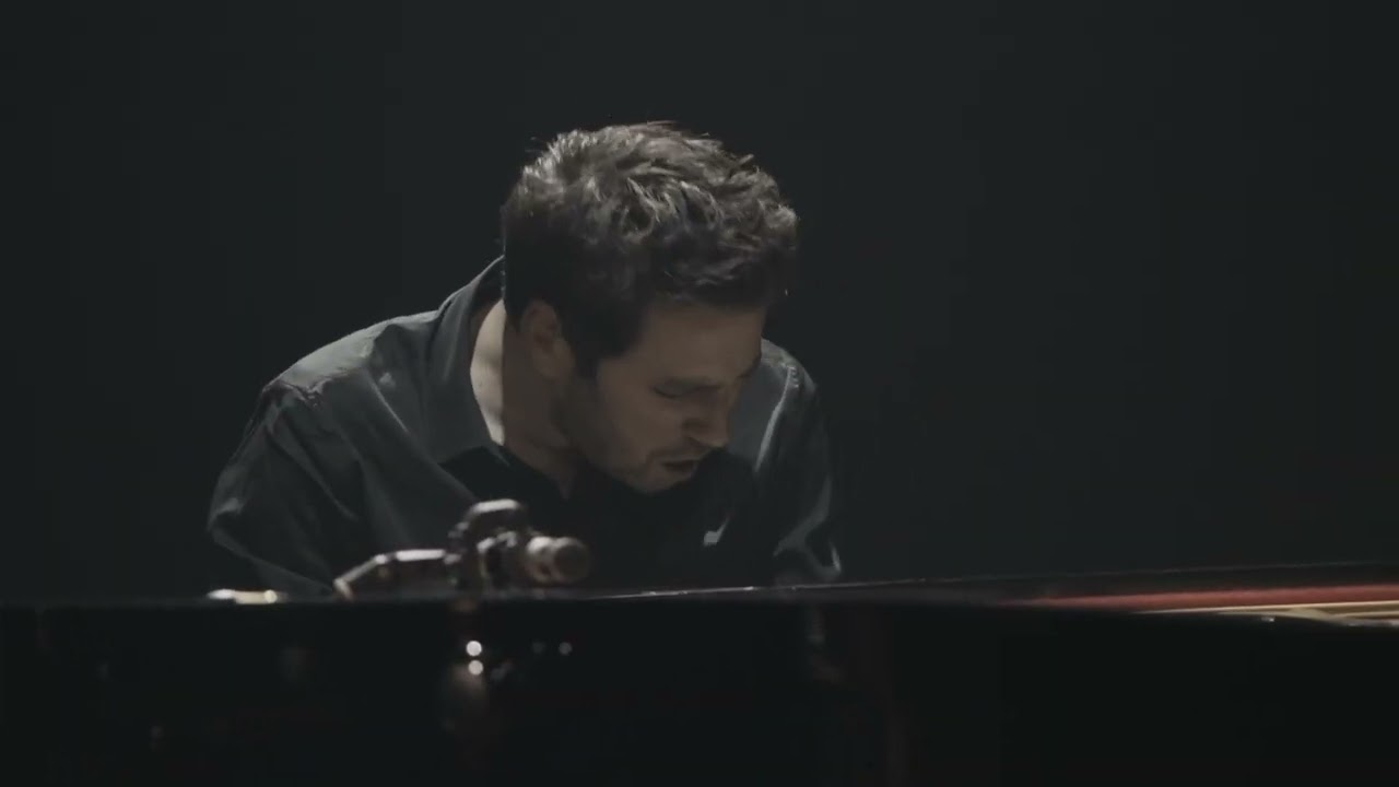 Remi Panossian Trio live - High Tech