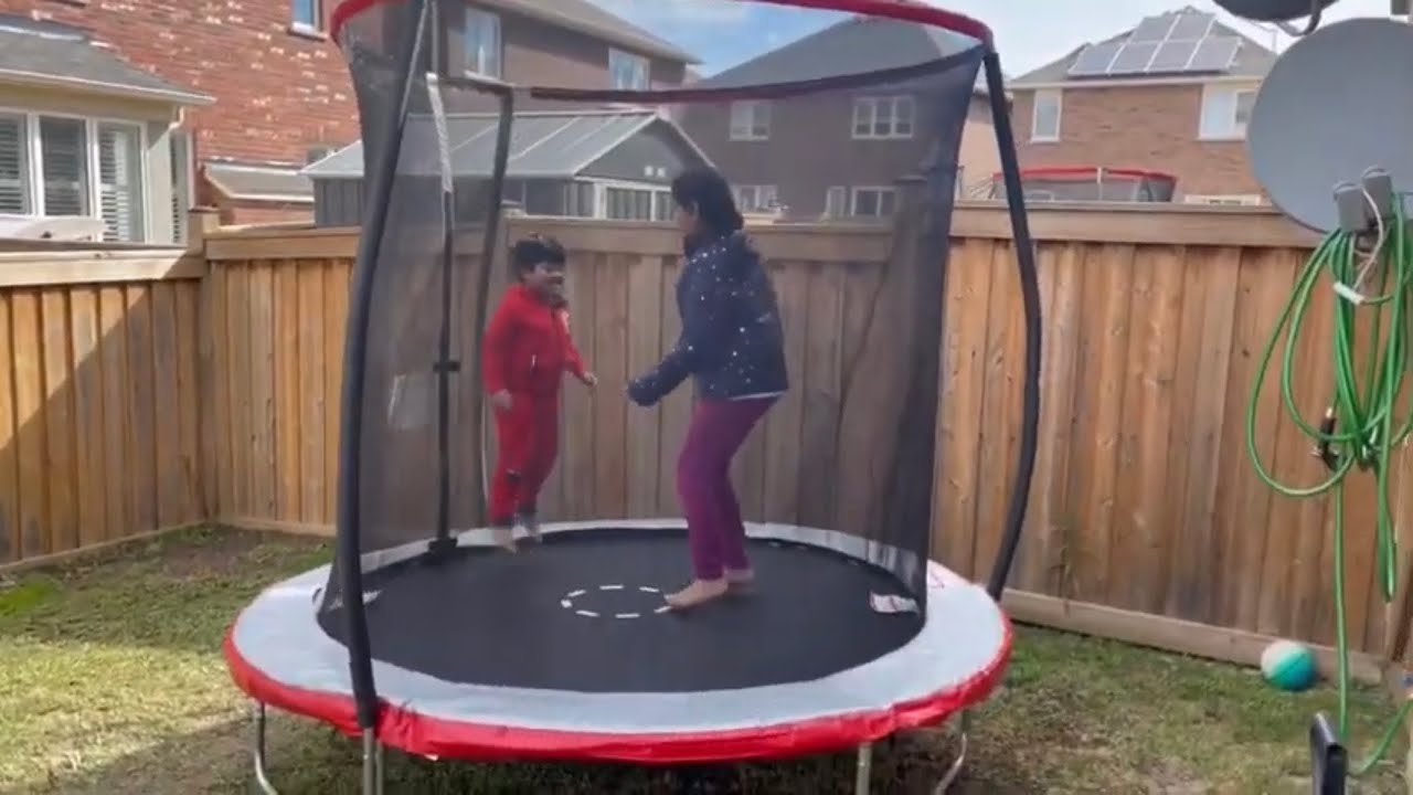 8ft Trampoline Assembly-Trainor Sports(Timelapse)