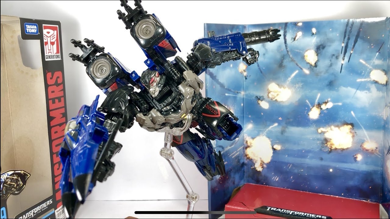 Обзор серии Thundercracker Chefatron от Transformers Studio