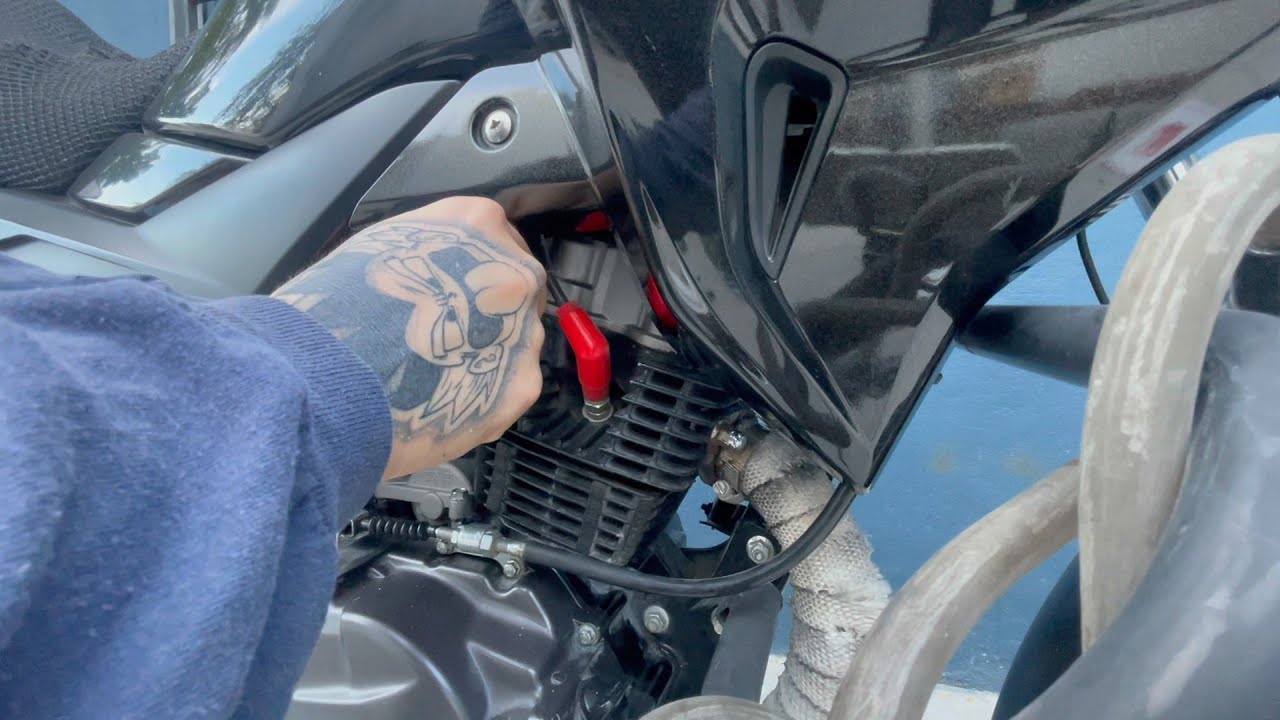 LIMPIEZA DEL FILTRO CENTRIFUGO Y FILTRO DE ACEITE DE UNA MOTOCICLETA DE BAJA CILINDRADA