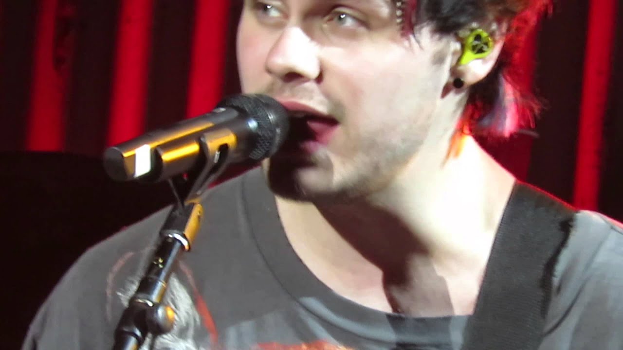 5 Seconds Of Summer She Looks So Perfect