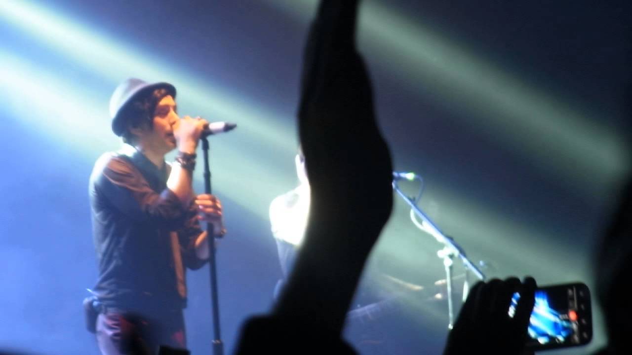 Lostprophets - A Million Miles/Last Summer (8/11/2012)