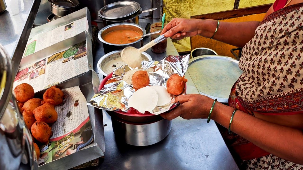 Hard working couple selling Homely Breakfast | Onion Dosa | Medu Vada | Vijayawada Street foods | 