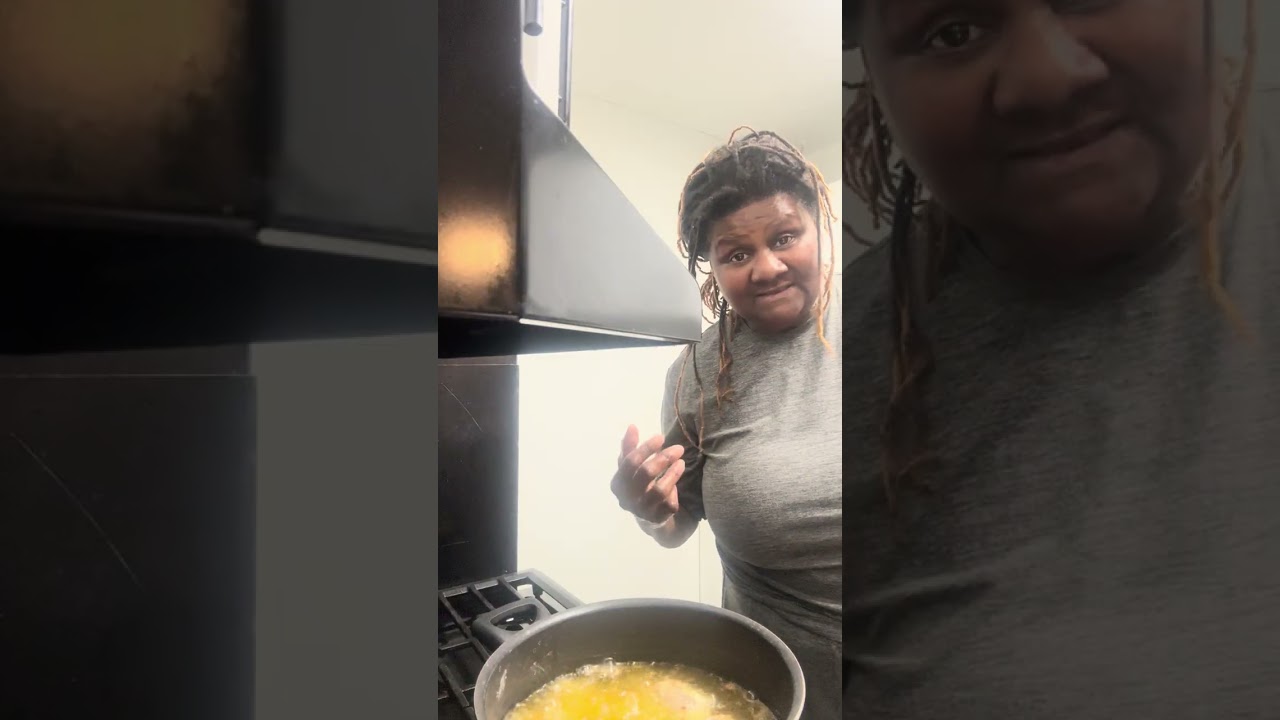 Fried chicken marinated in a seasoning for 24 hours is ready