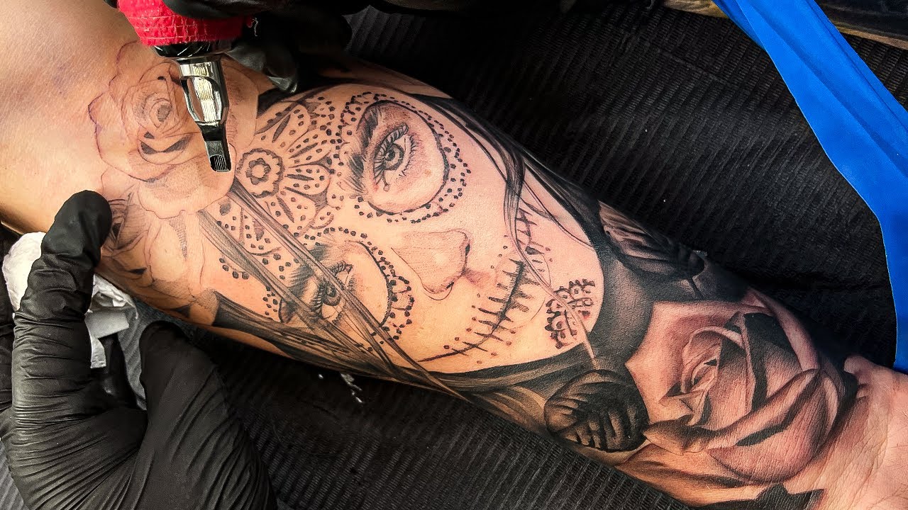 TATUAGEM DE CATRINA COM ROSA REALISTA TATTOO