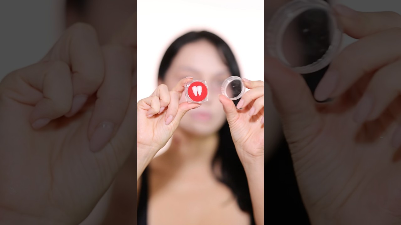 Vampire teeth is so cute, isn&rsquo;t?🧛🏻&zwj;♀️#halloweenlook #makeuptransformation #makeup