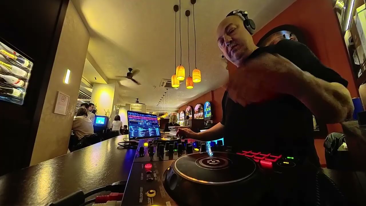 Kitchen & Cocktail Bar in Suadiye Istanbul📍Dance House Mix by Ata Emre 2026.02.06