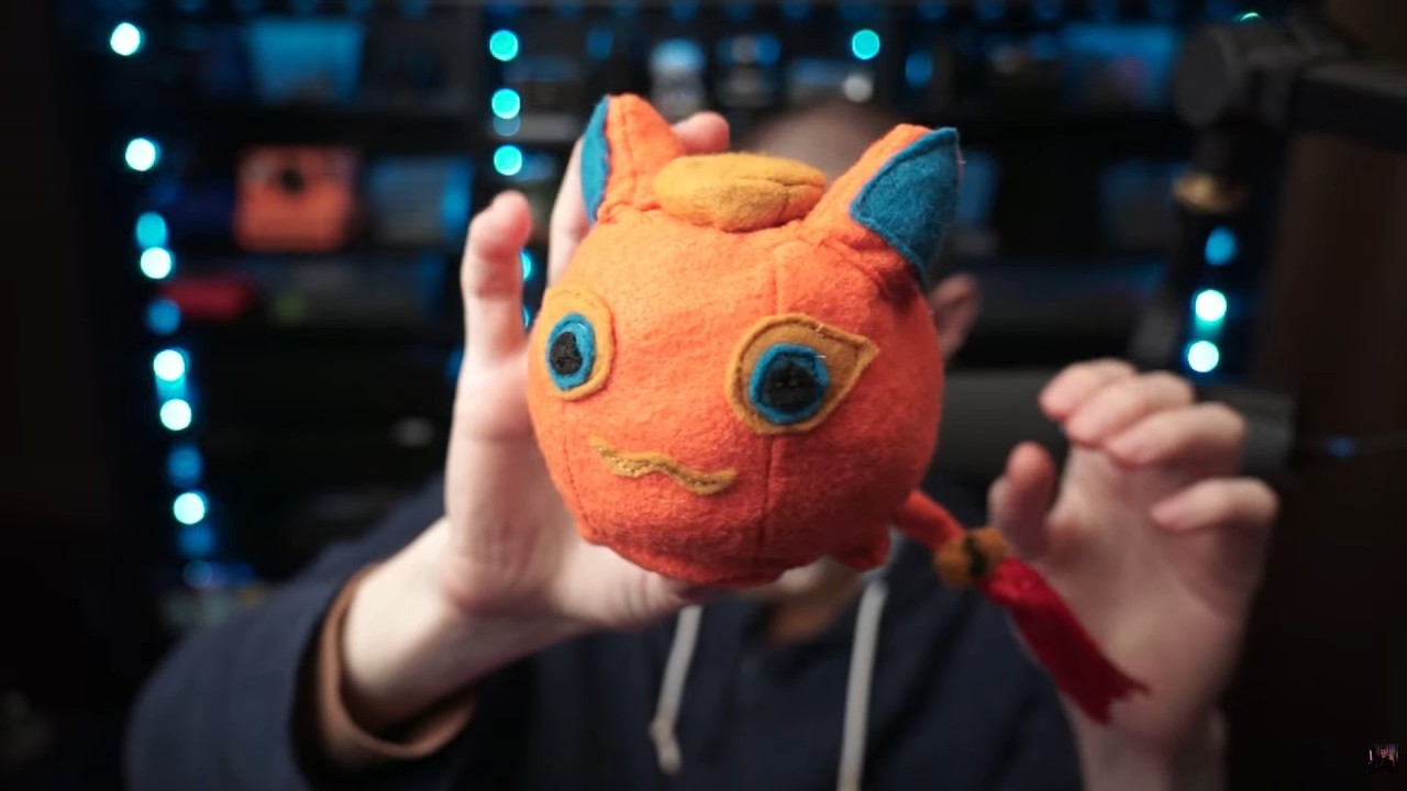 A few games of TFT (and showing off my Lucky Lantern Dango plushie I made 🏮😺)