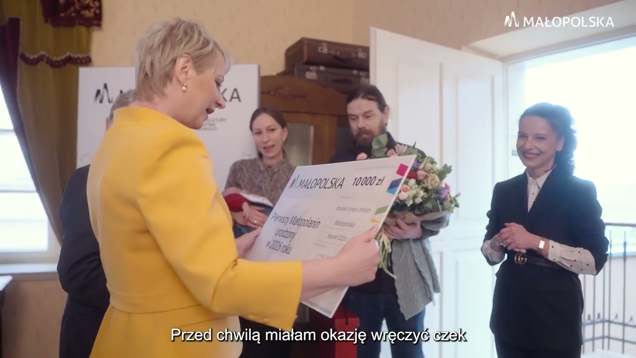 Witamy w Małopolsce. Symboliczny czek na wyprawkę dla Antosia.